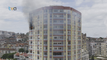 Incêndio em Prédio de Habitação Provoca 11 Feridos