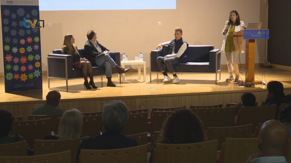 Auditório SCMA Acolhe Reflexão Sobre Jornalismo, Desinformação e Adição ao Mundo Digital