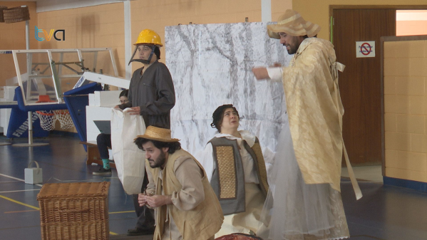 JF Mina de Água Leva Teatro e Planta Romãzeiras nas Escolas da Freguesia